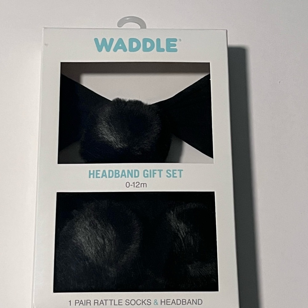 Waddle baby headband and sock set